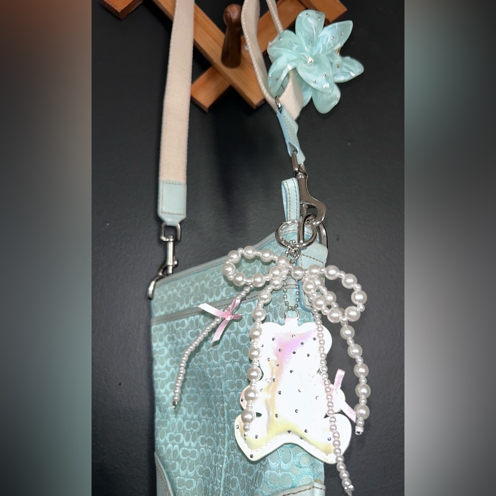 Vintage Coach BabyBlue Signature C crossbody bag with leather trim and Bag Charm - Picture 6 of 16